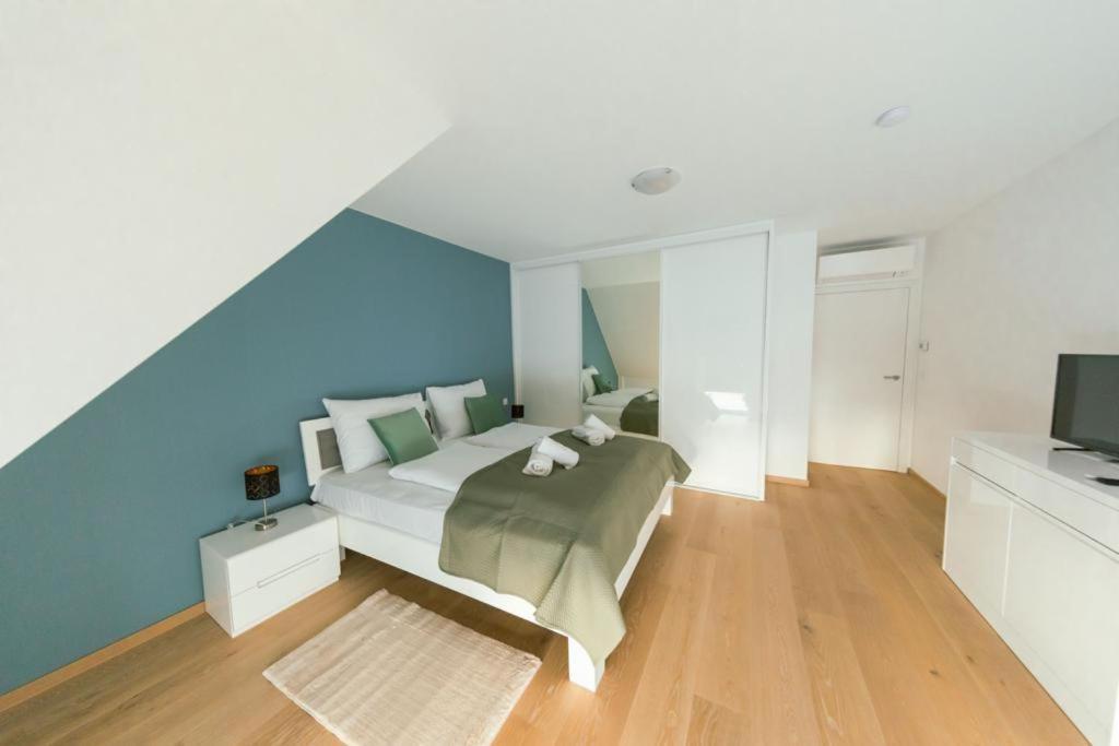 New Design Penthouse And Appartement